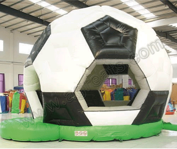 サッカーボールふわふわは色々なイベントで大活躍します。拍卖