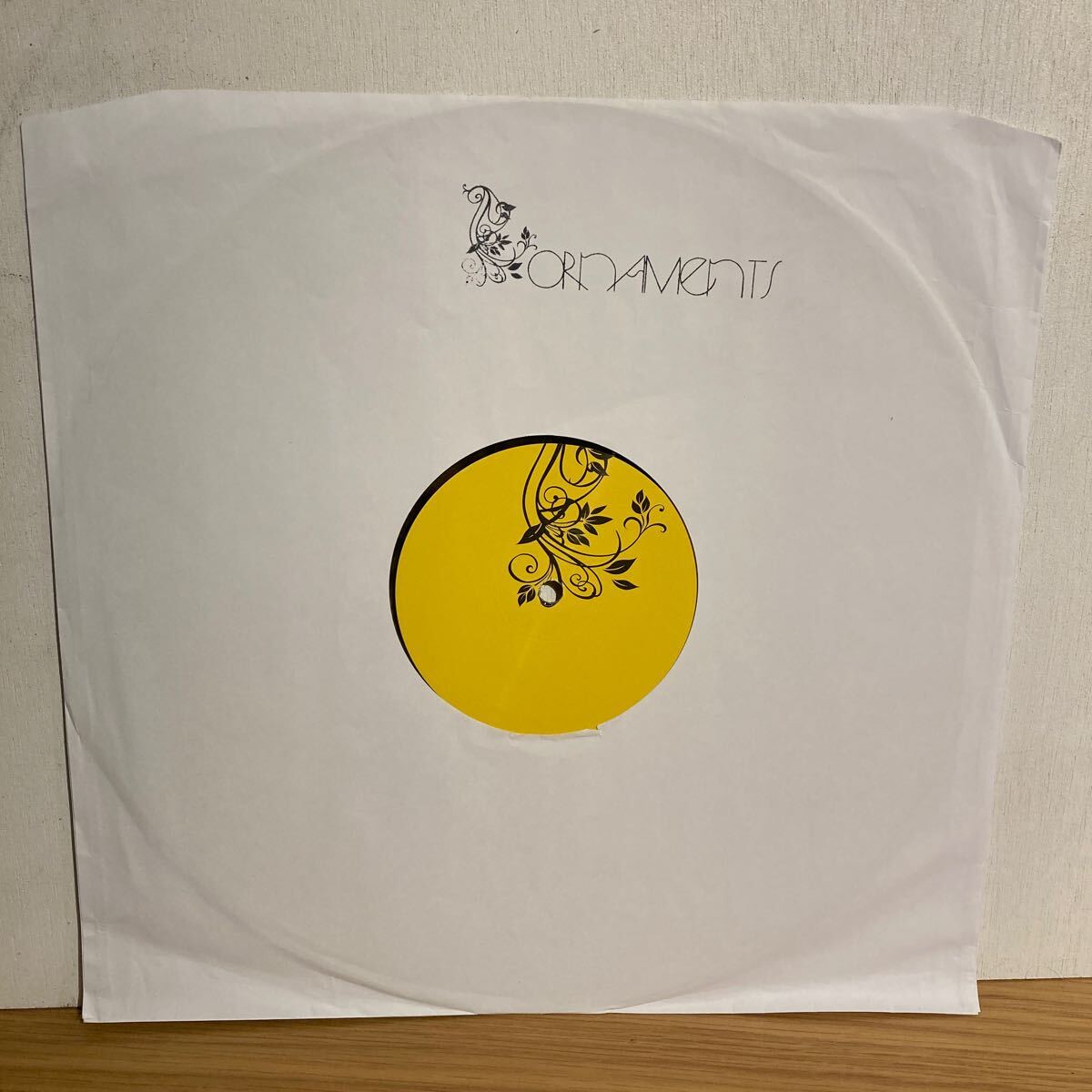 Davina, Carlos Nilmmns, Niko Marks - Get By Me拍卖