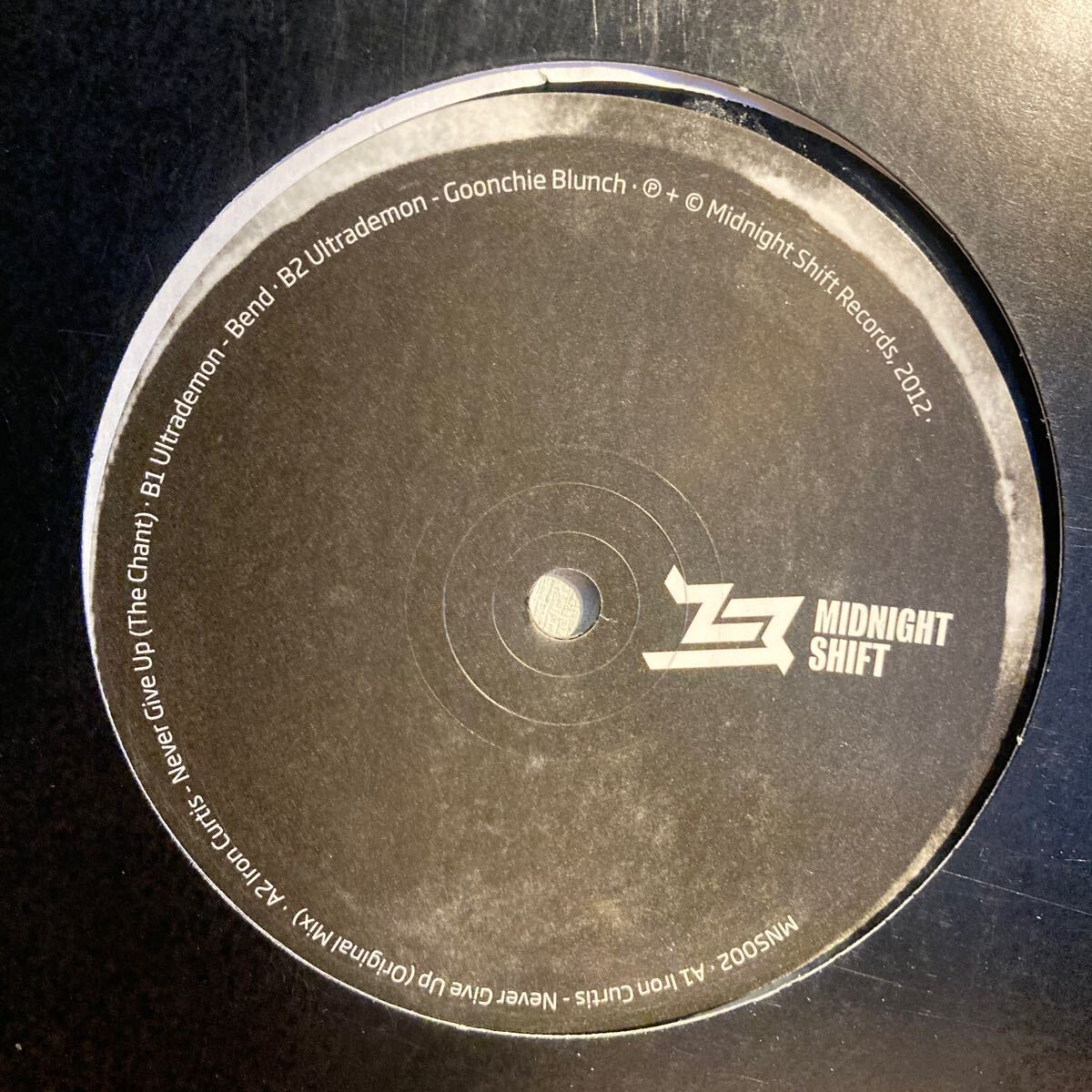 Iron Curtis / Ultrademon - Shift 002拍卖