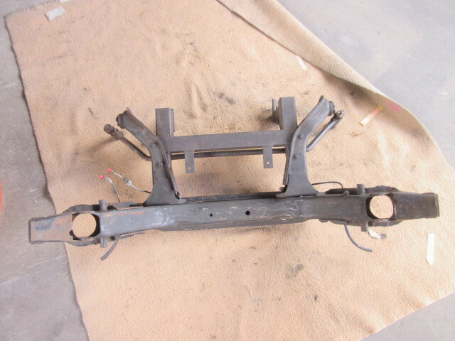 ★R6A7606 パンサー 純正フロントメンバー エンジンメンバー 23H 修理やストック等に拍卖