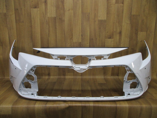 D8/ ZRE212/NRE210/ZWE211カローラ ツーリングHVハイブリッド純正フロントバンパー52119-12G70拍卖