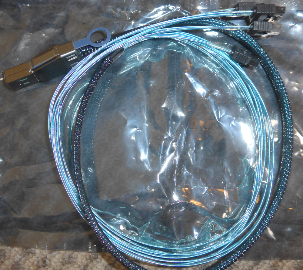 External Mini SAS HD SFF-8644 to 4 X SATA Cable 1M 2/3拍卖