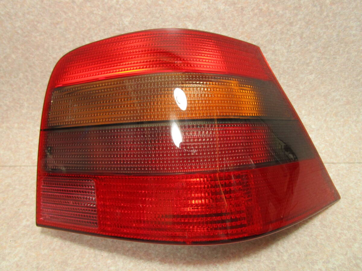 VW ゴルフ4 1J テールランプ 右 1J6945112T スモーク ◎ヒビあり拍卖