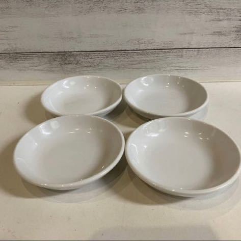 醤油皿 小皿 豆皿 薬味皿 白 4枚セット 和食器 飲食店などに 白い食器拍卖