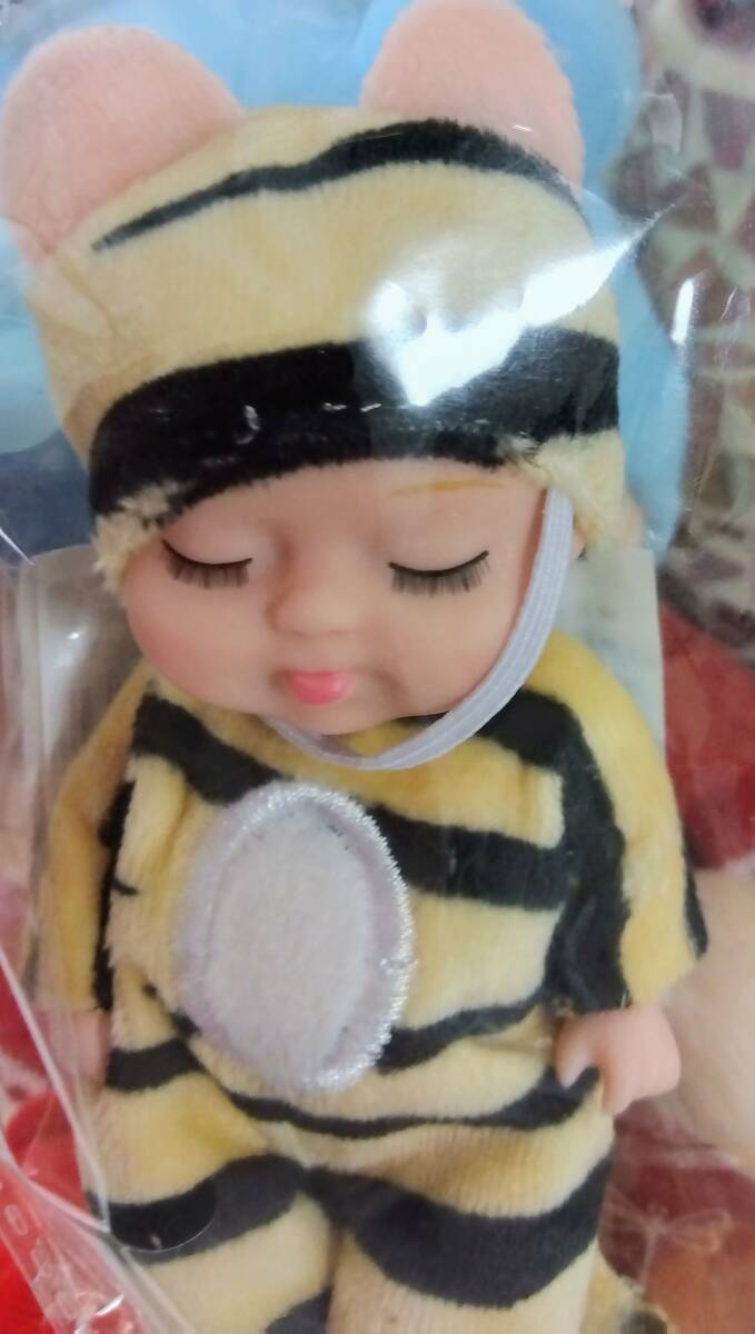 未開封☆可愛い!着ぐるみベイビー スリーピングすやすや赤ちゃん 寝顔の赤ちゃんまつ毛エクステしてるみたいな顔!トラ姿ミニチュアドール拍卖