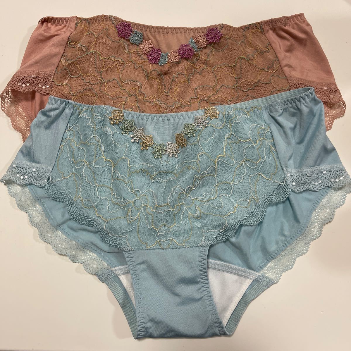 タグ付き新品■Triumph アモスタイル トリンプ ベージュ ライトブルー ボーイズレングス サニタリーショーツL 2枚セット拍卖