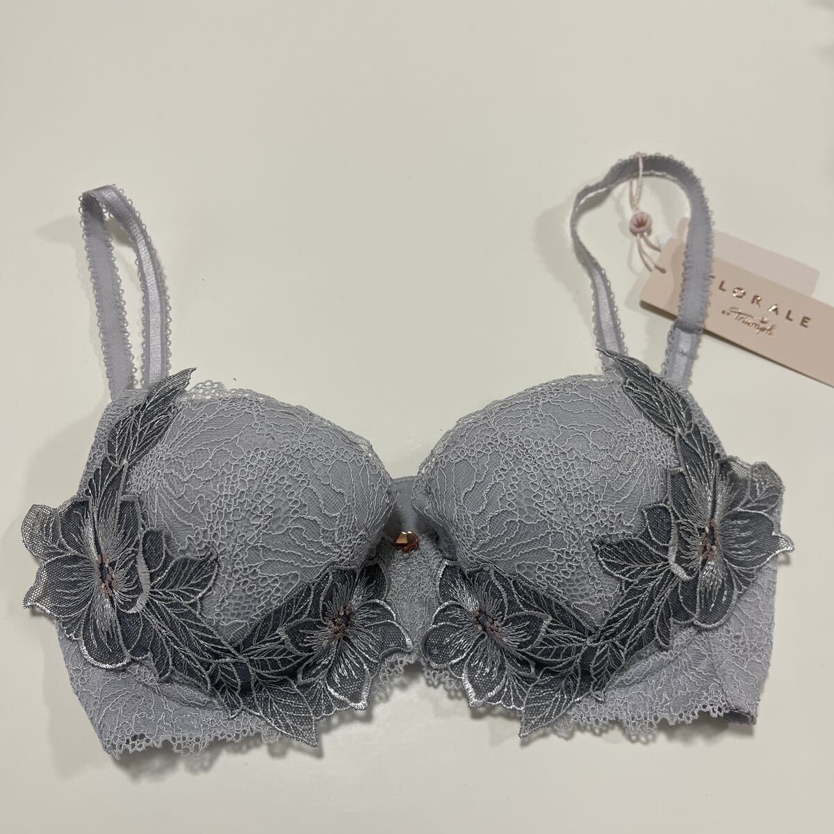 タグ付き新品■FLORALE Triumph フロラーレ トリンプ ライトグレー レース ブラ C70拍卖