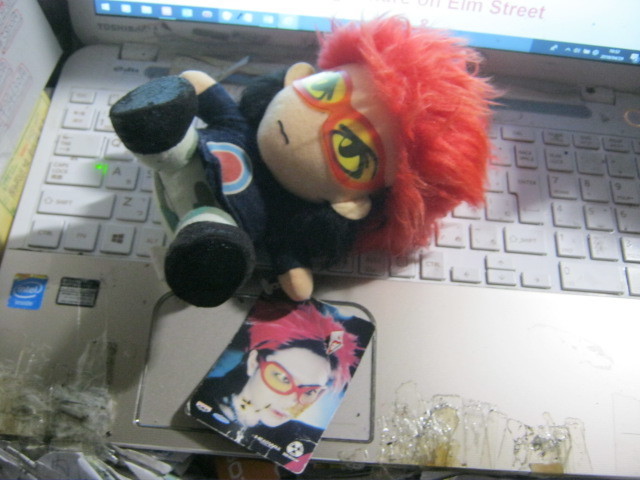 HIDE / ぬいぐるみ フィギュア 黒服に赤毛眼鏡 X JAPAN エックス拍卖