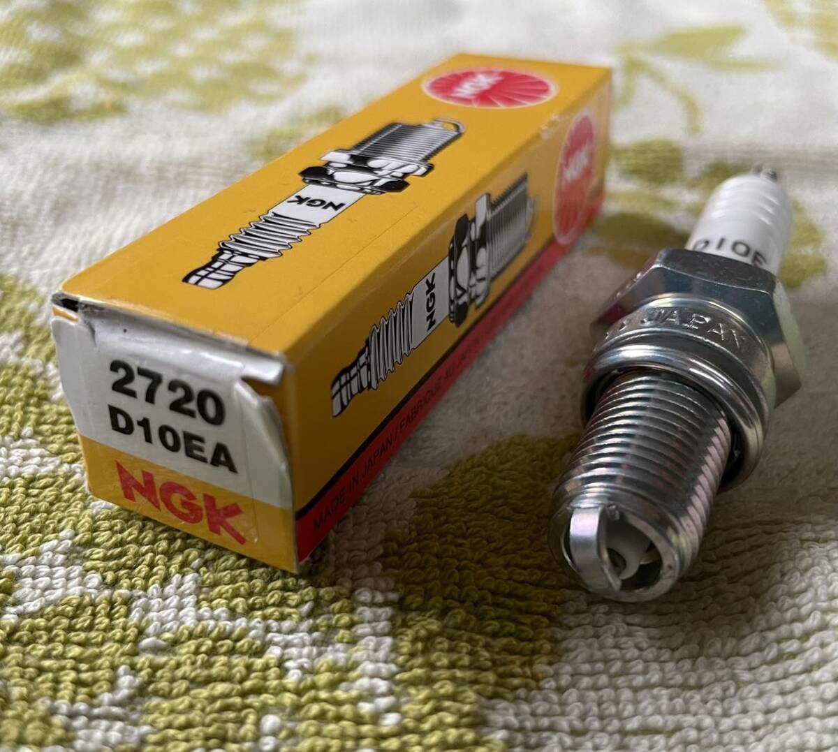 送料込み・スパークプラグ・NGK・日本特殊陶業 製・D10EA・品番2720・旧車バイク用・1本の出品・新品未使用品、最後の1本拍卖
