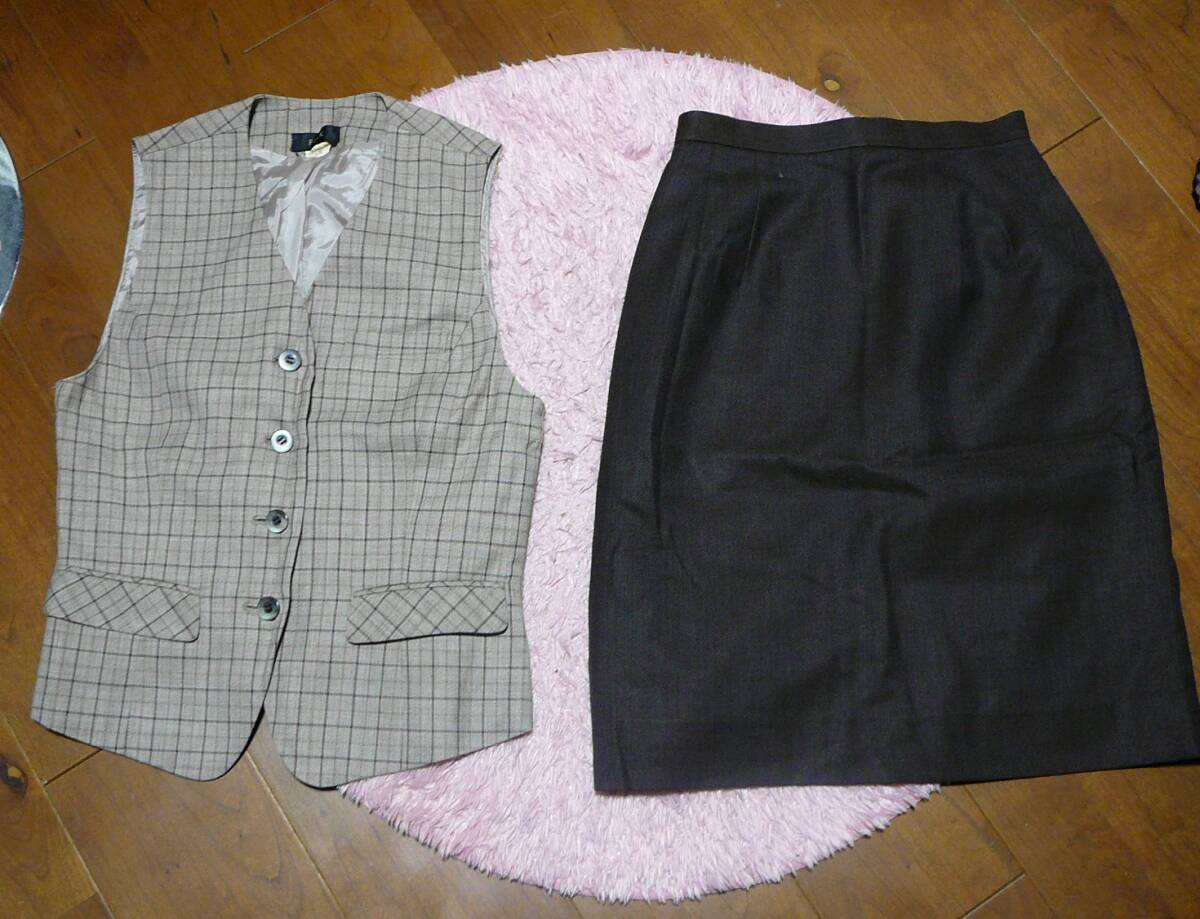 ●送料230円● FOLK 9号 ベストスーツ OL制服 事務服 コスプレ衣装 中古品拍卖