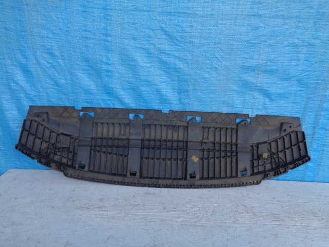 ☆BD129 アウディ Q3 8U アンダーカバー 8U0807233C拍卖