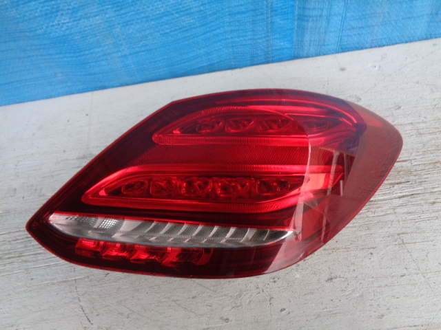 BD208 ベンツ W205 テールライト 右 A2059061457拍卖