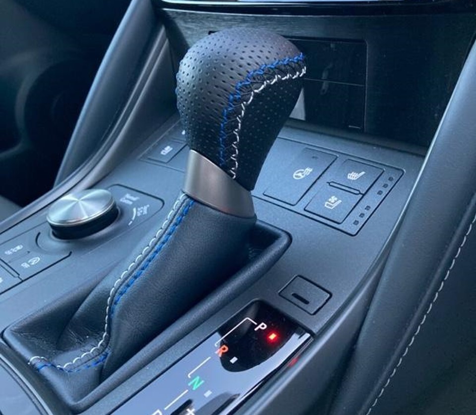 ●新品 未使用 純正部品 レクサス IS IS350 IS300 IS250 RCF用シフトノブ シフトブーツ セット 流用 在庫限り 希少 レア●拍卖