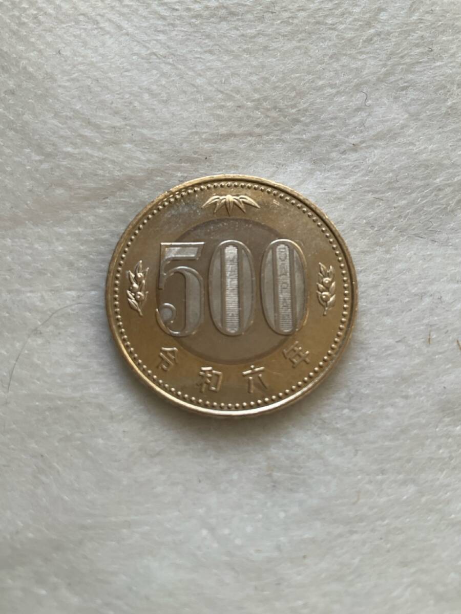 ♪即決☆令和6年☆500円硬貨☆流通品☆濡れ防止梱包☆送料全国一律110円♪拍卖