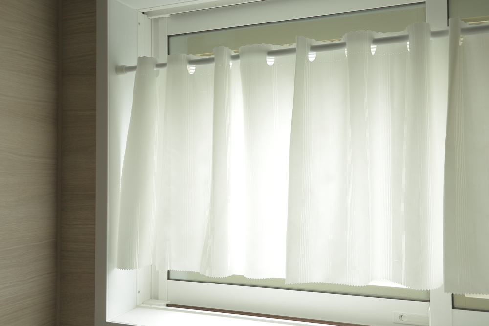 お買い得 4枚セット 新品 シャワーカフェカーテン 幅145cm 丈45cm (4枚) SWCF-01 (送料込み 一部地域を除き)拍卖