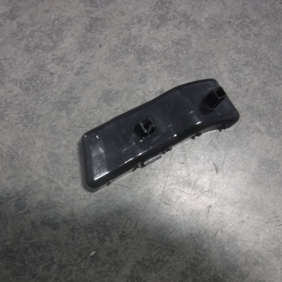 エブリィDA64Vエブリー バン左リアバンパー新品サポート左ステー固定ホルダー左リヤバンパー取付エブリイ クオーター左リテーナー拍卖