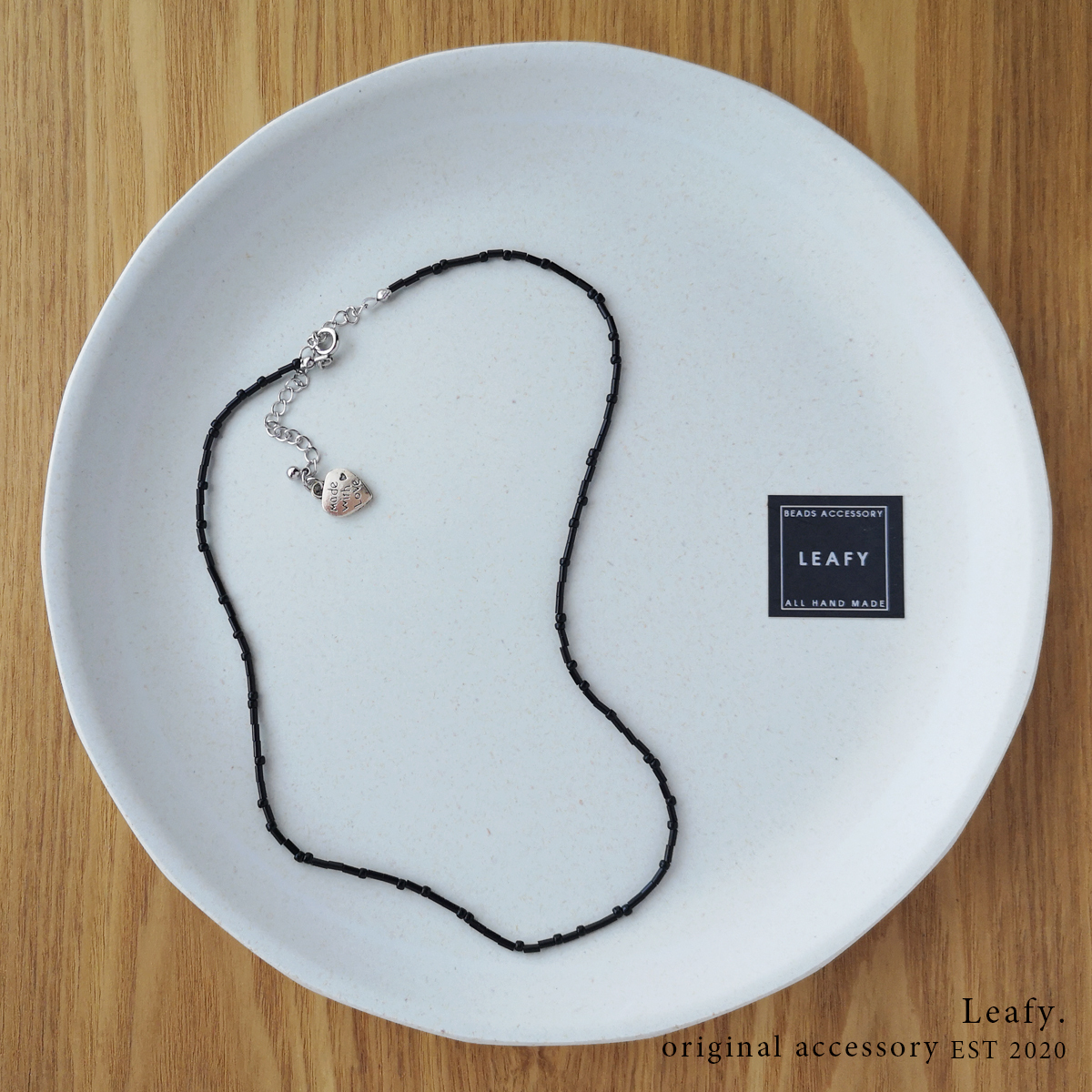 ハートチャーム付きブラックビーズのネックレス ビーズネックレス ビーズアクセサリー拍卖