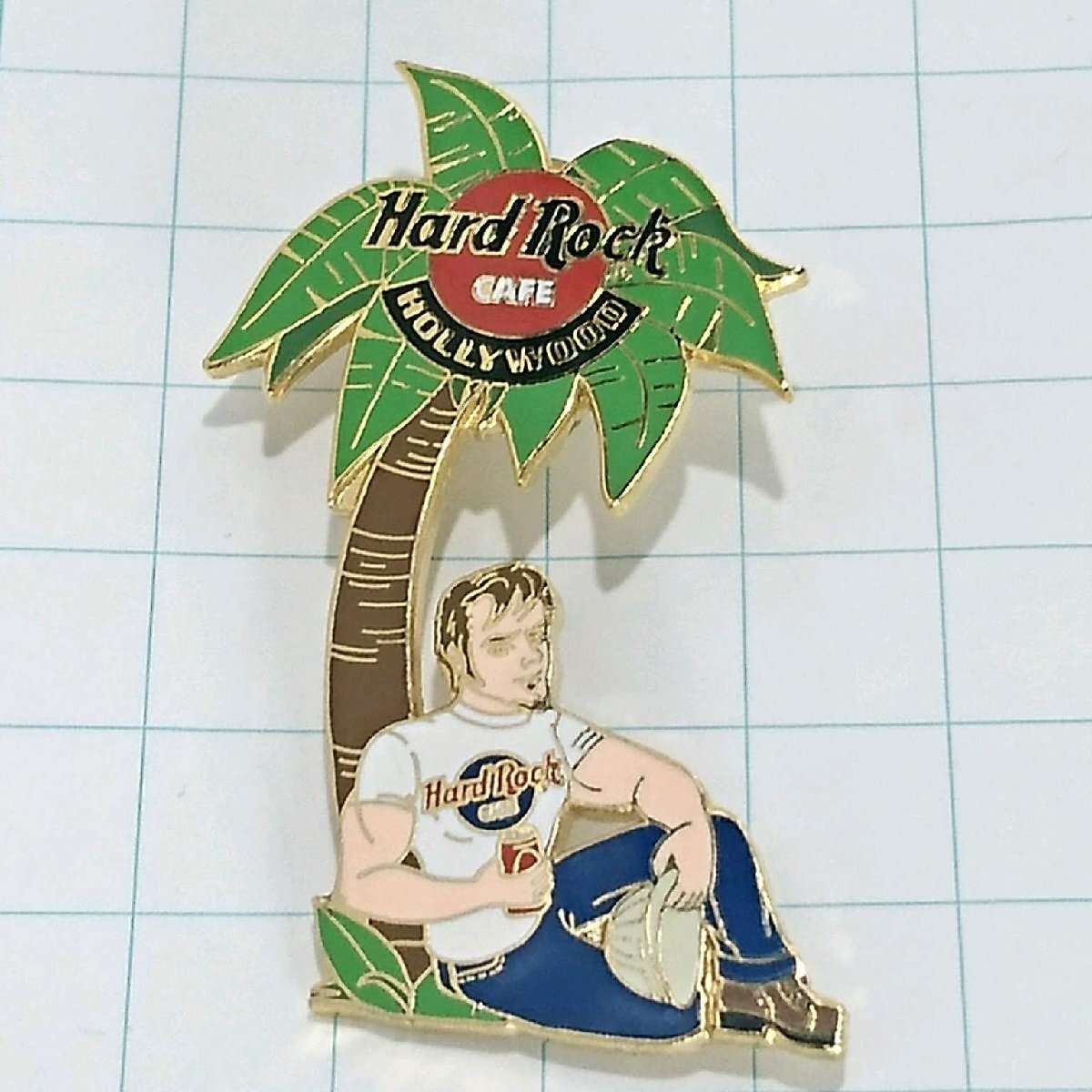 送料無料)Hard Rock Cafe ヤシの木の下で休む人 ハードロックカフェ ピンバッジ PINS ブローチ ピンズ A23414拍卖