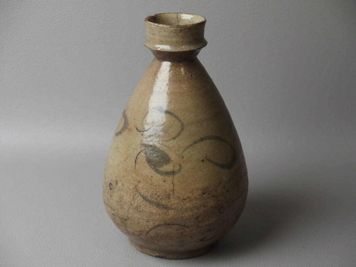 【骨董・茶道具】★李朝★★染付草文徳利 fh048ab.8 北朝鮮 酒器 朝鮮古美術 花瓶 花道 華拍卖