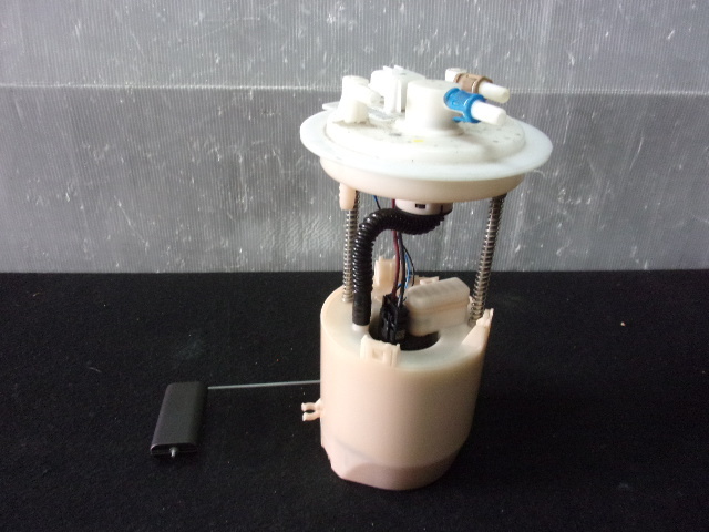 【2678】ノート HE12 2017年式 HR12DE フューエルポンプ 燃料ポンプ 17040-5WK0A 棚S1-2拍卖