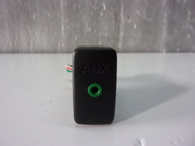 Y【2681】タント L375S 2010年式 AUXアダプター 86190-B1010 棚Y11拍卖