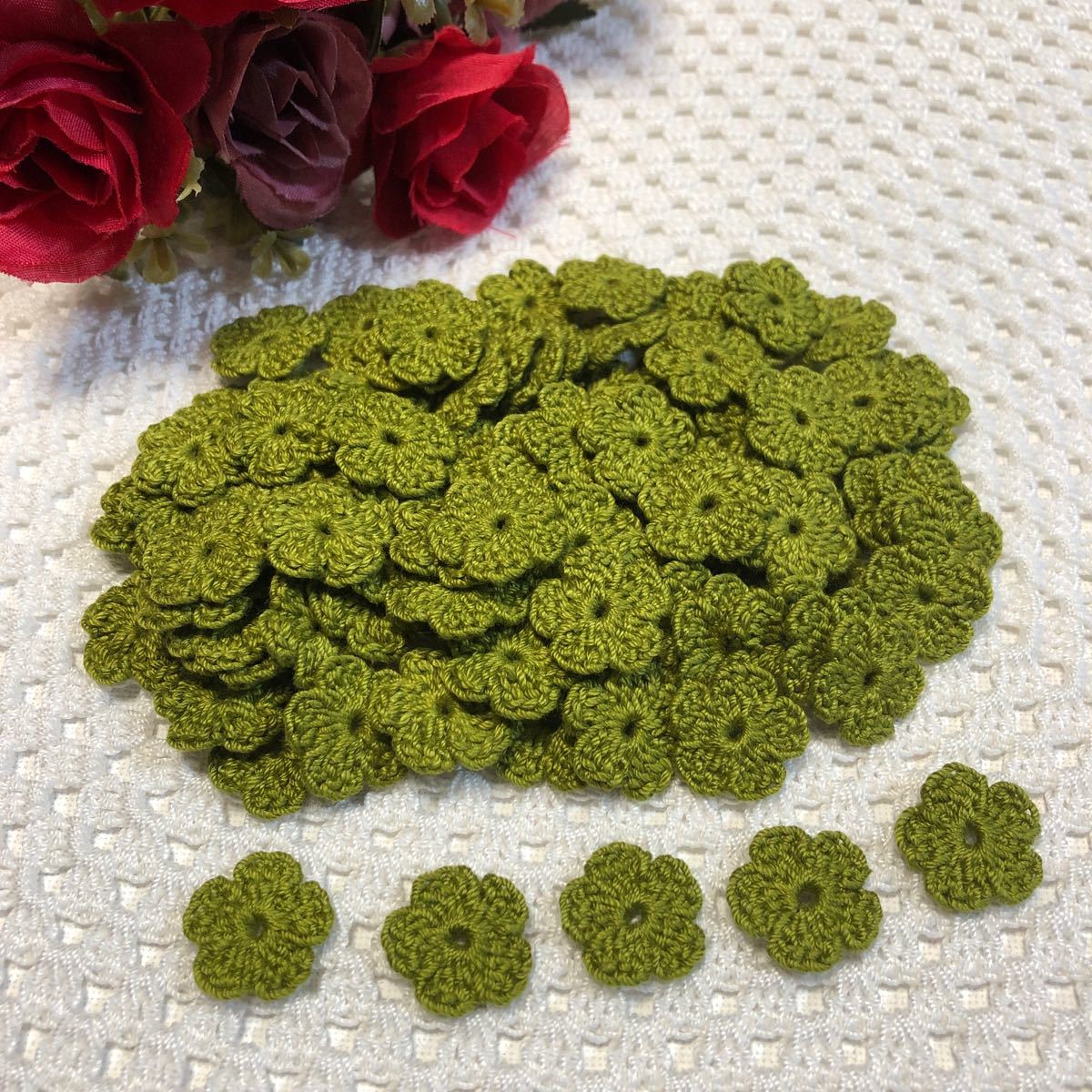 (No.90)☆ハンドメイド☆パールビーズなし 100枚 可愛いお花(^^)【エバーグリーン】レース糸 モチーフ パーツ等に拍卖