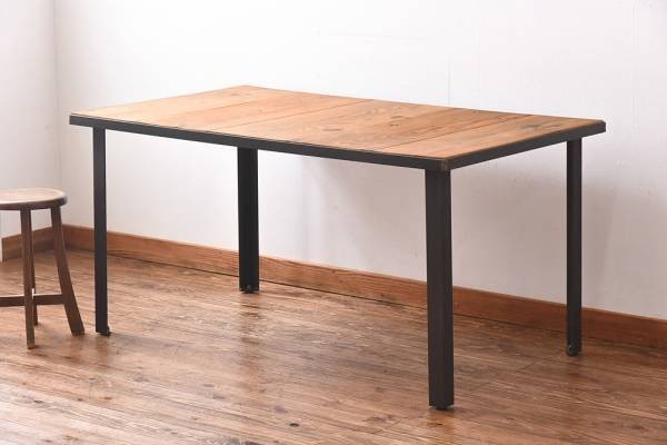 R-028611 オリジナル 天板無塗装のダイニングテーブル(作業台、鉄脚テーブル)拍卖