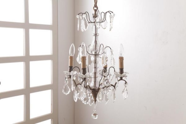 R-035030 フランスアンティーク 3段になった装飾が豪華なガラスドロップシャンデリア(4灯、天井照明、吊り下げ照明)拍卖