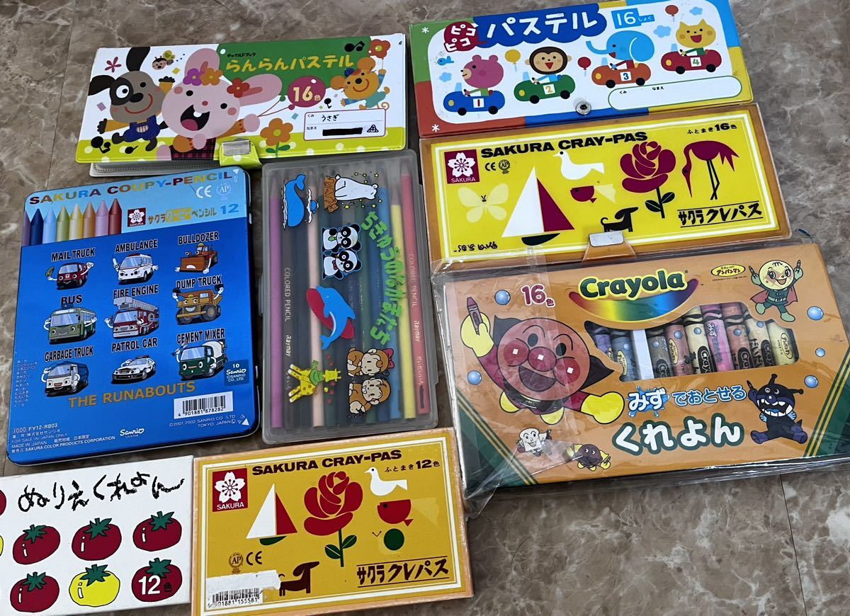 水で落とせるクレヨン 中古クレヨン たくさん 色鉛筆 お絵描き大好き アンパンマン 拍卖