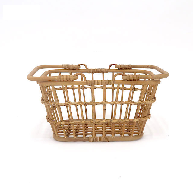天然素材の皮つきラタンの味わいが素敵な マーケットバスケット Sサイズ 39.5×27.5×高さ20.5cm 持ち手がついていて移動しやすい拍卖