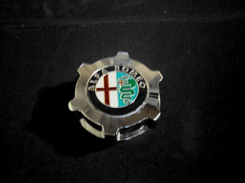 アルファロメオ 159 ブレラ スパイダー 939型系 エンジンオイル フィラー オイルキャップ 削り出し ジュラルミン メッキ エンブレム 拍卖