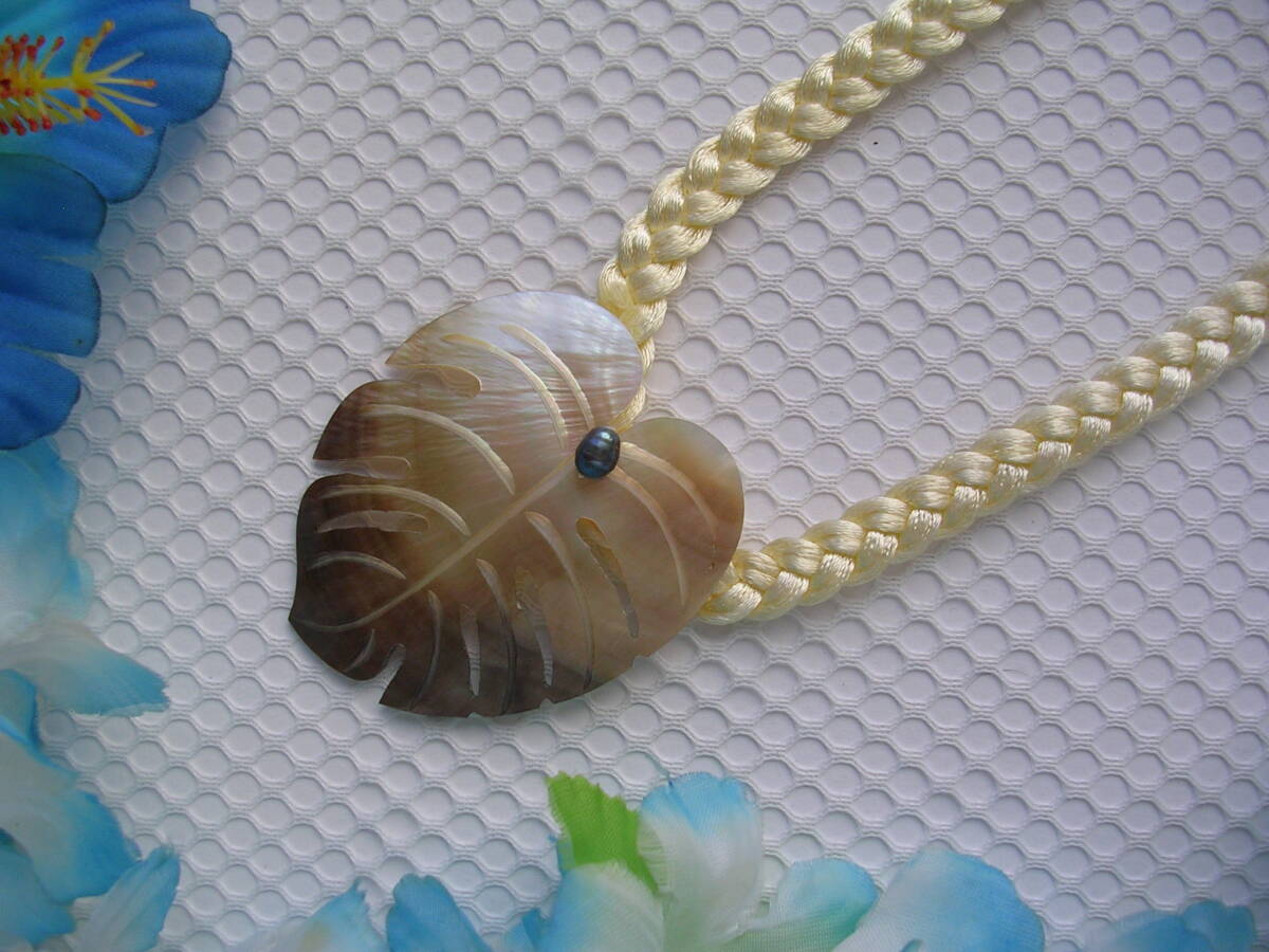 ●ハワイ♪最新!★ハワイアンデザイン★天然シェルの豪華で可愛いモンステラシェルネックレス3拍卖
