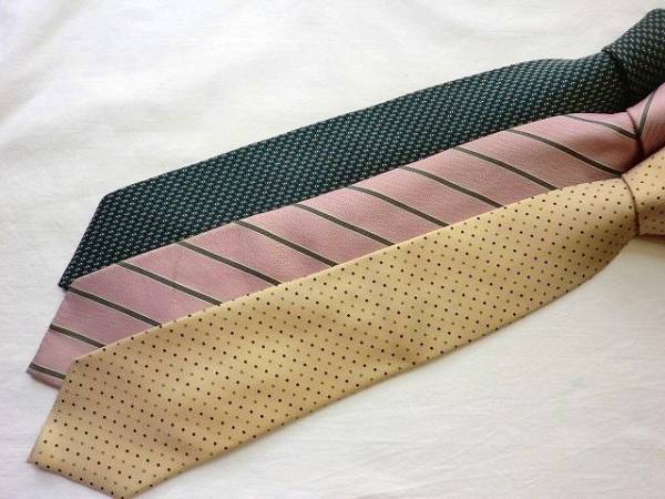 $ 新品同様 $ ● ブランド ネクタイ 3本セット ● HIROKO KOSHINO ■ ヒロココシノ ■ 小紋柄 総柄 ■ ピンク系 紺色 ほか■ 送料無料!拍卖