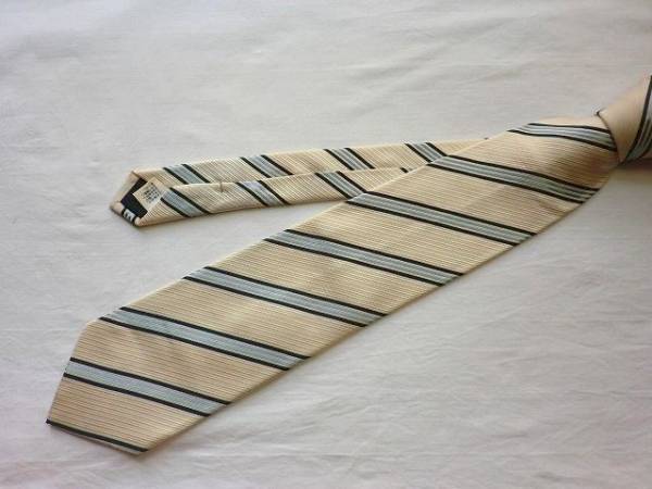 $ 超美品 $ 特価! ● ブランド ネクタイ ●  ELLE ■ エル ■ ストライプ柄 ■ アイボリー系 スカイブルー系 ■ 絹 ■ 送料無料!!拍卖