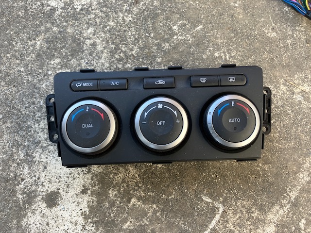 マツダH22年 アテンザ GHEFP★純正エアコンスイッチ★エアコンコントローラー★MAZDA ATENZA拍卖