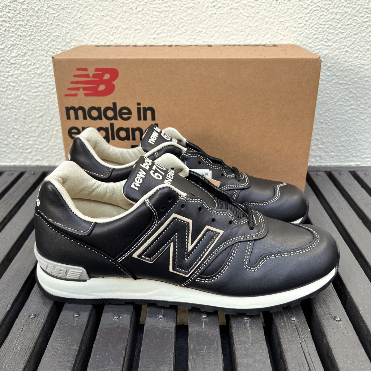 国内正規品 フルグレイン UK製 New Balance M670KKG US9 27cm ブラック 新品 限定 オールレザー NB 黒 スニーカー M1300 イギリス英国製拍卖