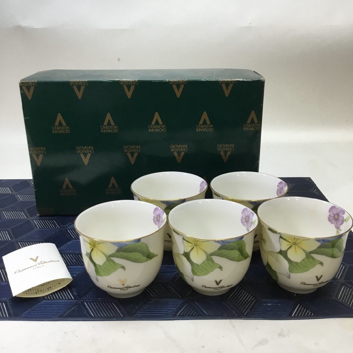 【未使用/長期保管品/インボイス登録店/CH】- Giovanni Valentino ジョバンニヴァレンティノ 湯呑 茶器 花柄 径約7.5cm 5客セット MZ0305拍卖