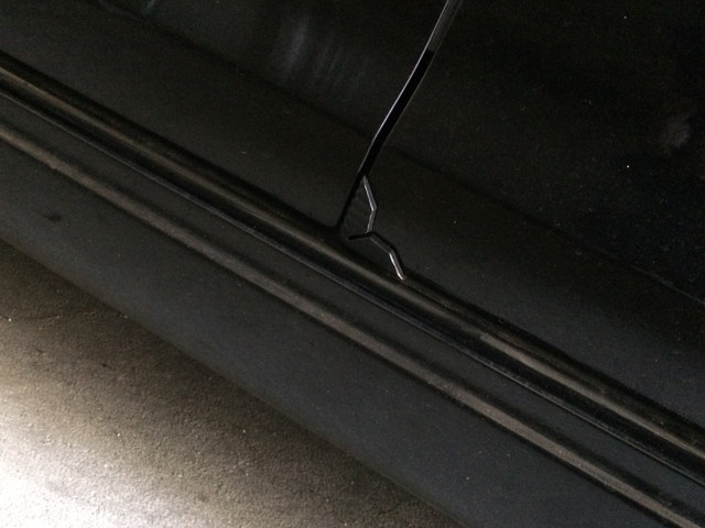 送料込 汎用ドア コーナー ガード プロテクター カーボン調 在庫処分 傷から保護 ガード プロテクト 外装部品 パーツ カー用品 パーツ 車拍卖