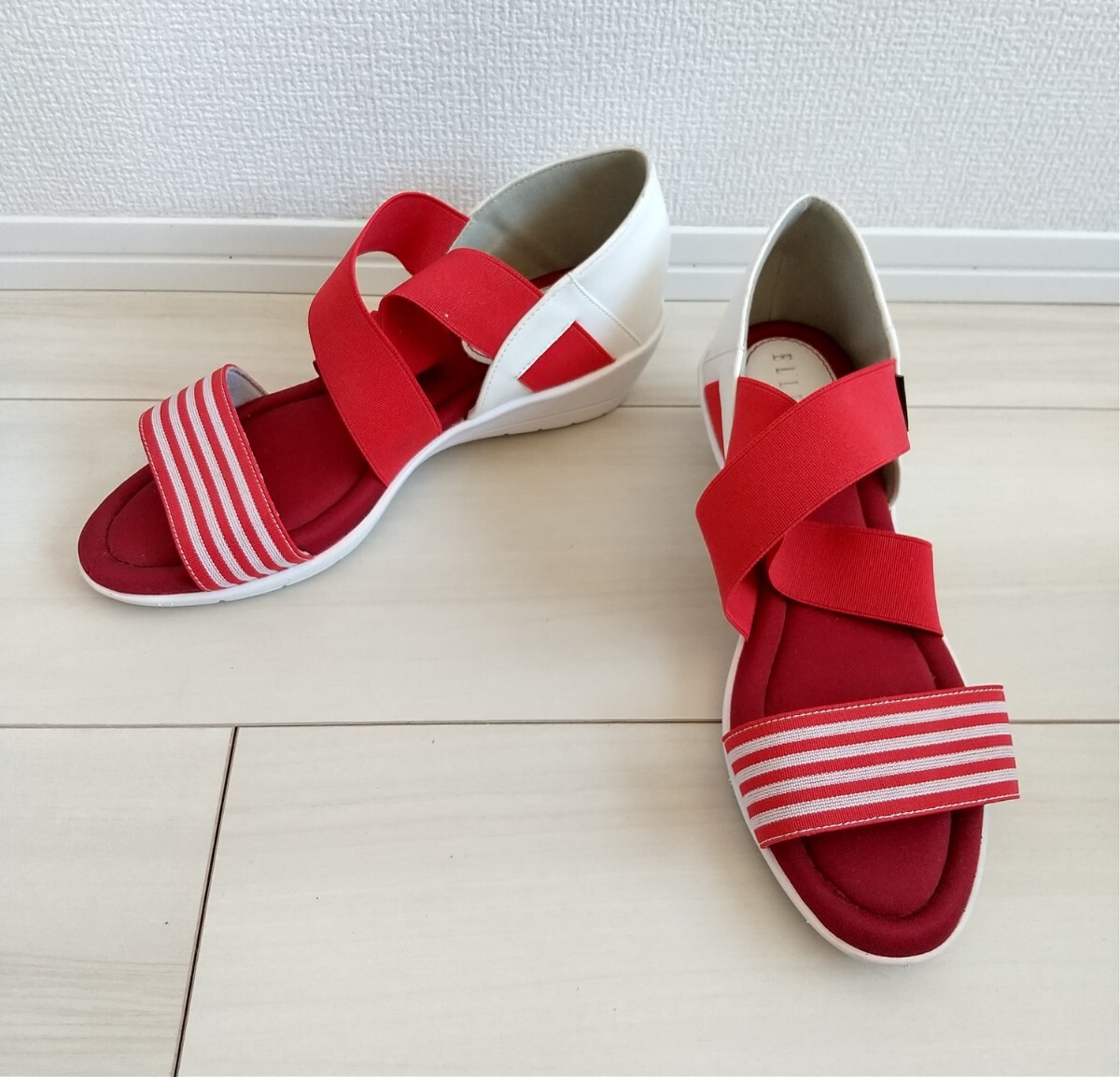 ●(392)ELLESPORT レッド×ホワイト サンダル(23.0cm)拍卖