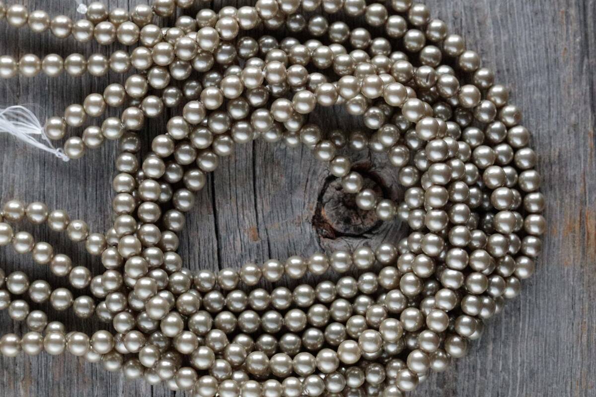 *mother of pearl A拍卖