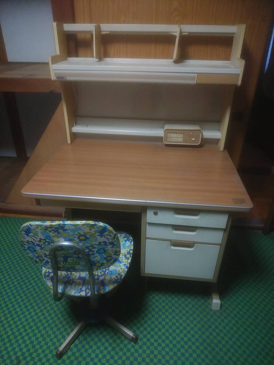 クロガネの学習机と椅子のセット拍卖