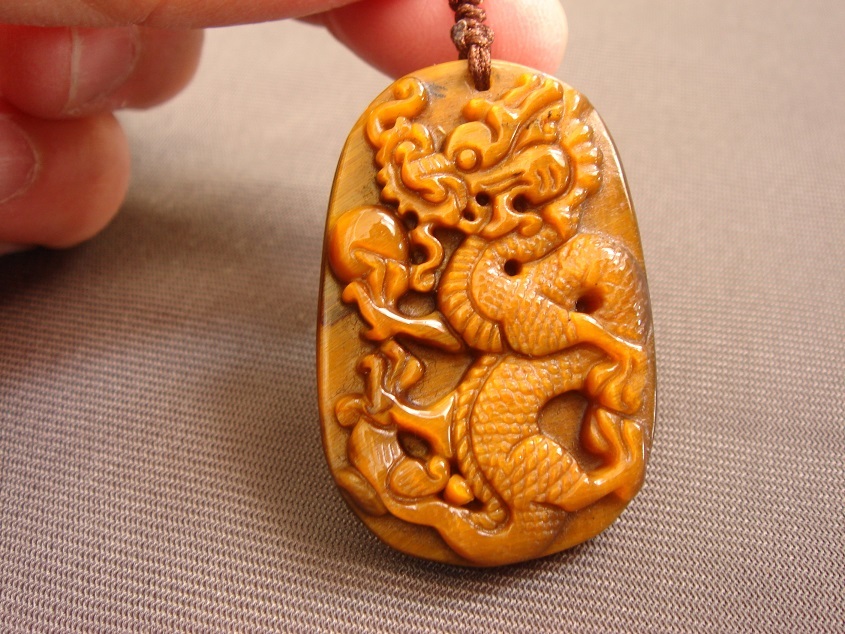☆風水,お守り,金運UP天然5A級タイガーアイ虎目石原石彫刻「龍と珠」A1拍卖