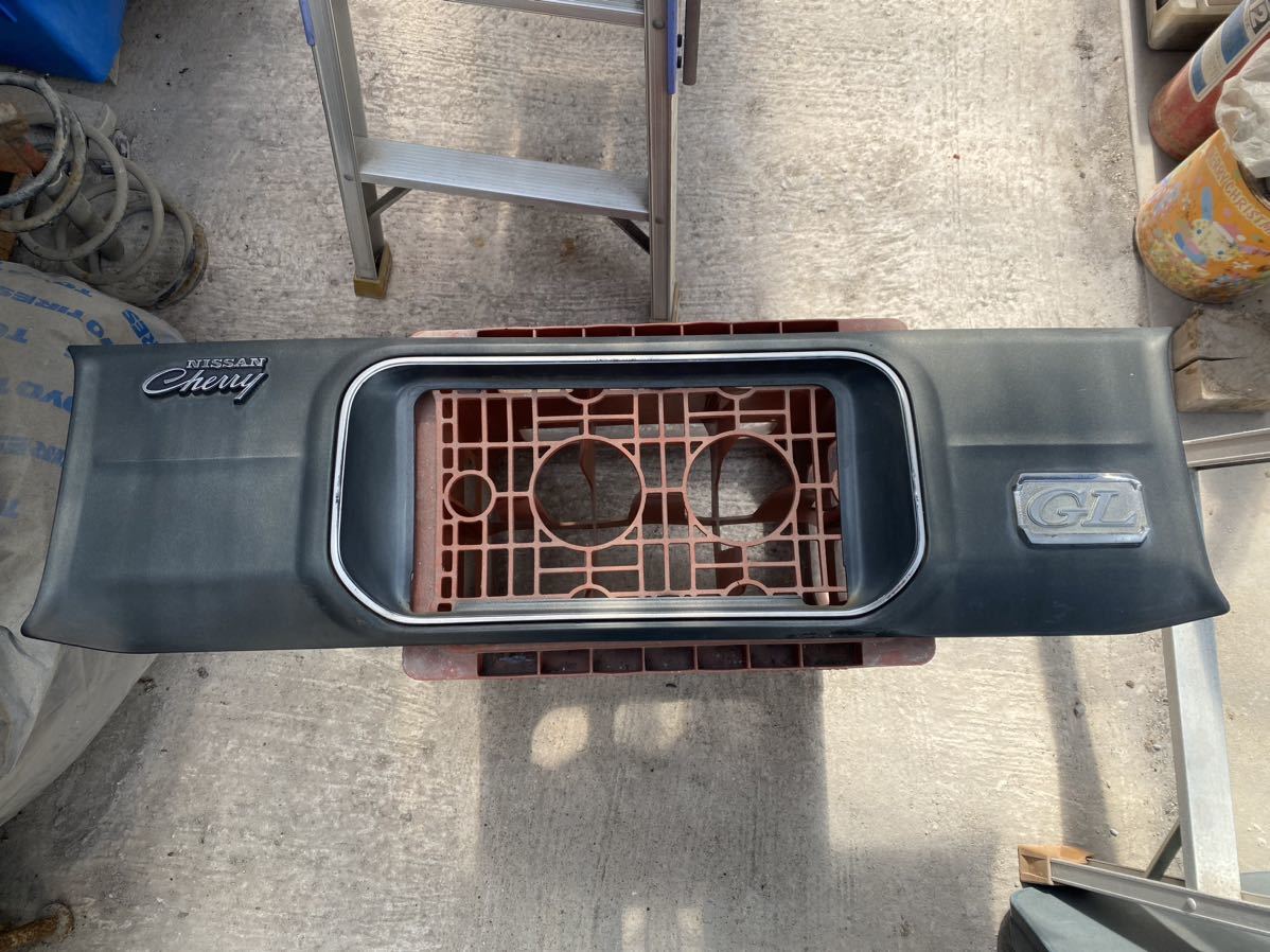 日産 チェリーFⅡ リアパネル ナンバープレートパネル リアガーニッシュ 中古品 B-F11 A12 GL拍卖