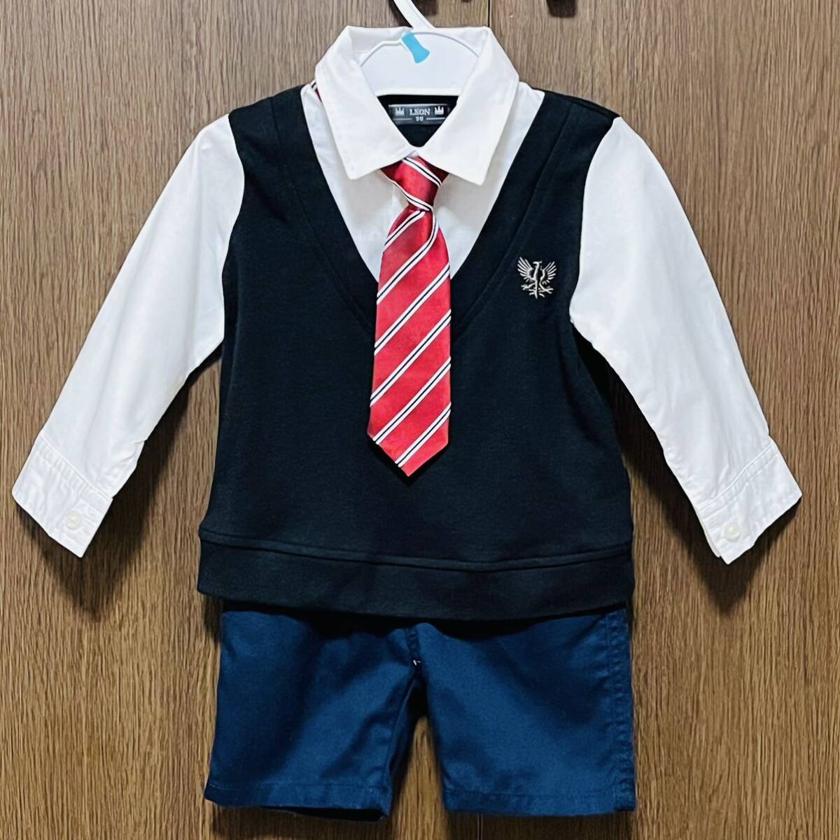 西松屋 90 ネクタイ付 ブラック ベスト ドッキング 長袖シャツ ネイビー フォーマル ハーフパンツ拍卖