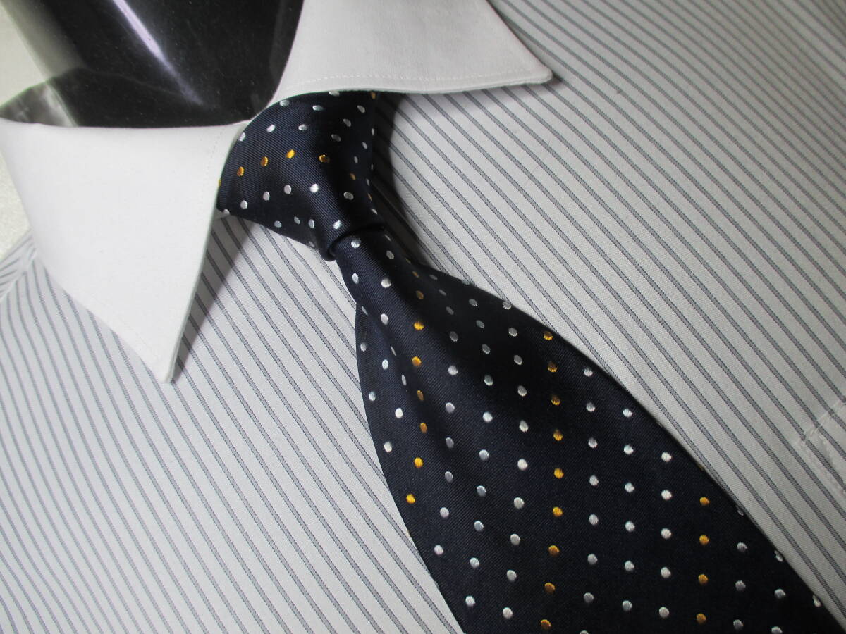 ◇モルトンストリート MOLTON ST. ◇ネクタイ◇少し難あり◇中古品◇ドットの柄・紺色系◇第31弾ブランドがいっぱい◇31-131◇拍卖