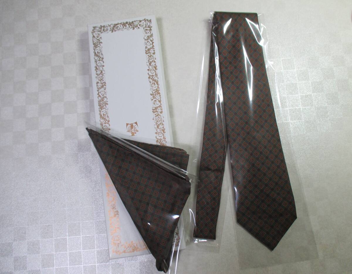 ◇サロンルシック Salon le Chic 高島屋◆ポケットチーフ付◆下げタグ有りませんが新品・未使用◆ネクタイ◇その他柄・茶色系◇◇31-186◇拍卖