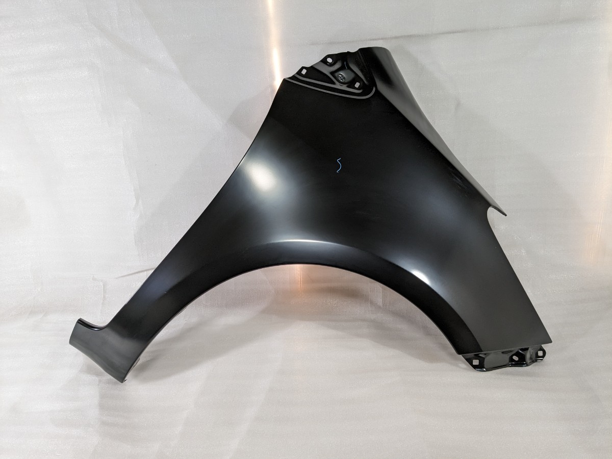 トヨタ純正 未使用品 未塗装品 KSP90/SCP90/NCP90 ヴィッツ フロントフェンダー 右側 53811-52420 棚番GH-664拍卖
