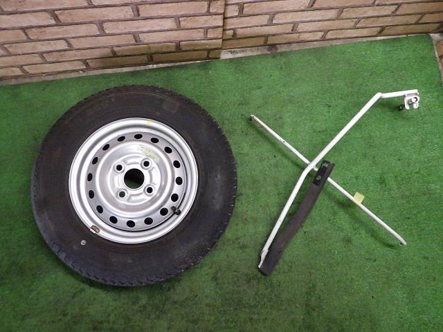 中古 ヨコハマ タイヤホイール 145R12 6PR スペア拍卖