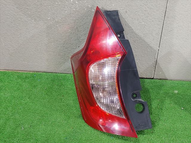 E12 ノート 左テールランプ ICHIKOH D117(71181)拍卖