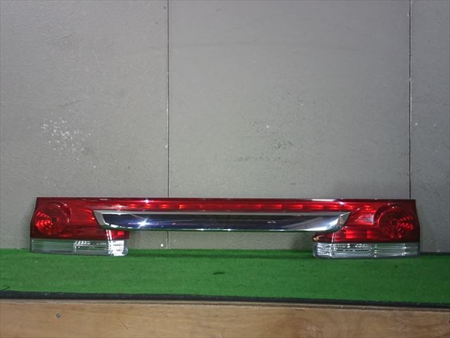 RG1 ステップワゴン バックドアガーニッシュ(68601)拍卖